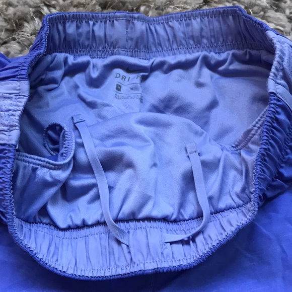 Nike Women’s Shorts - NEW - Picture 5 of 7